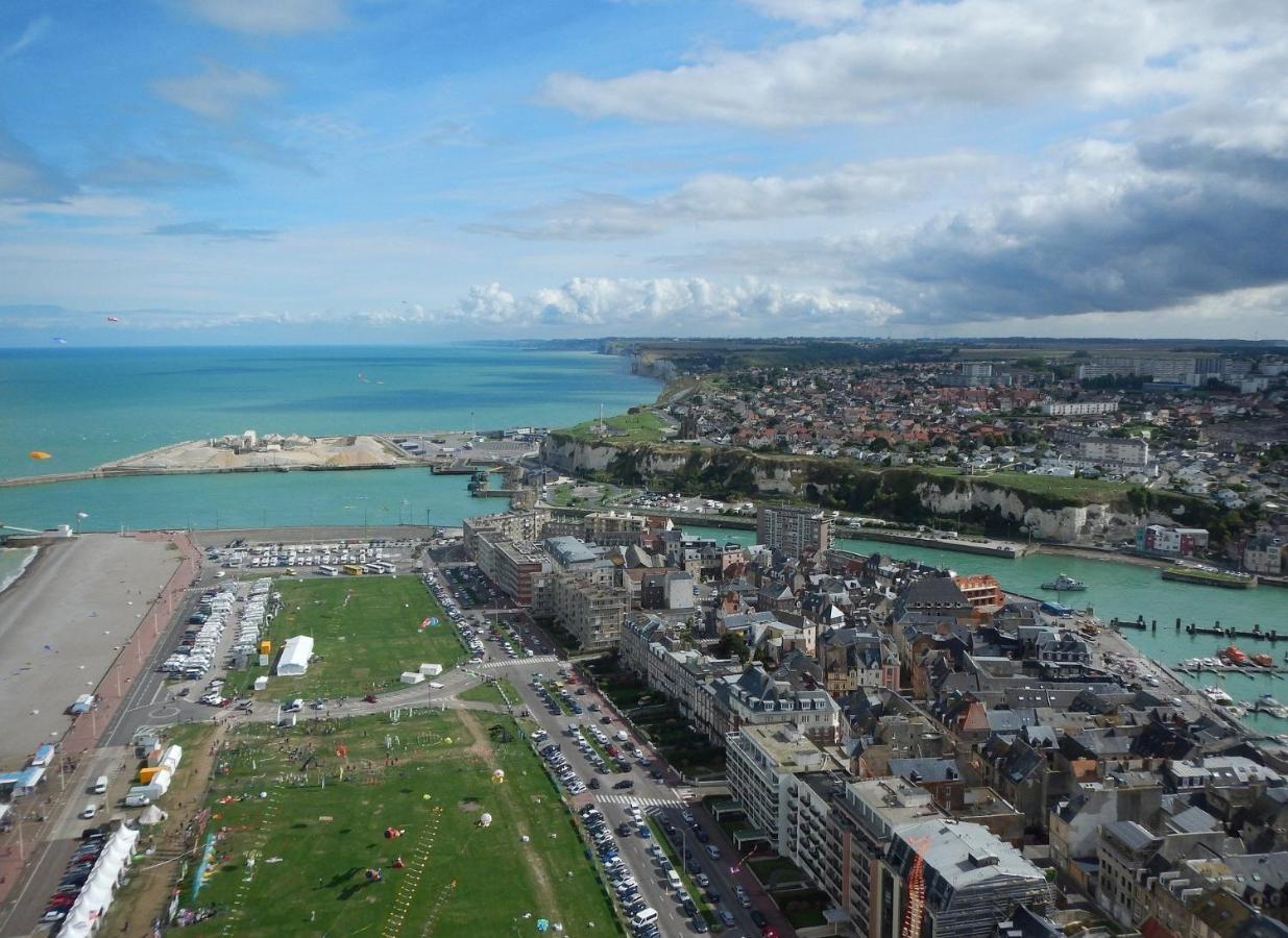 Le Confort Normand: Quayside Comfort with Netflix & Free Parking Dieppe Exterior photo
